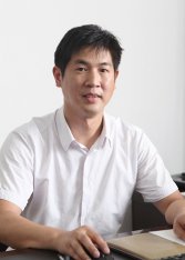 陈 权