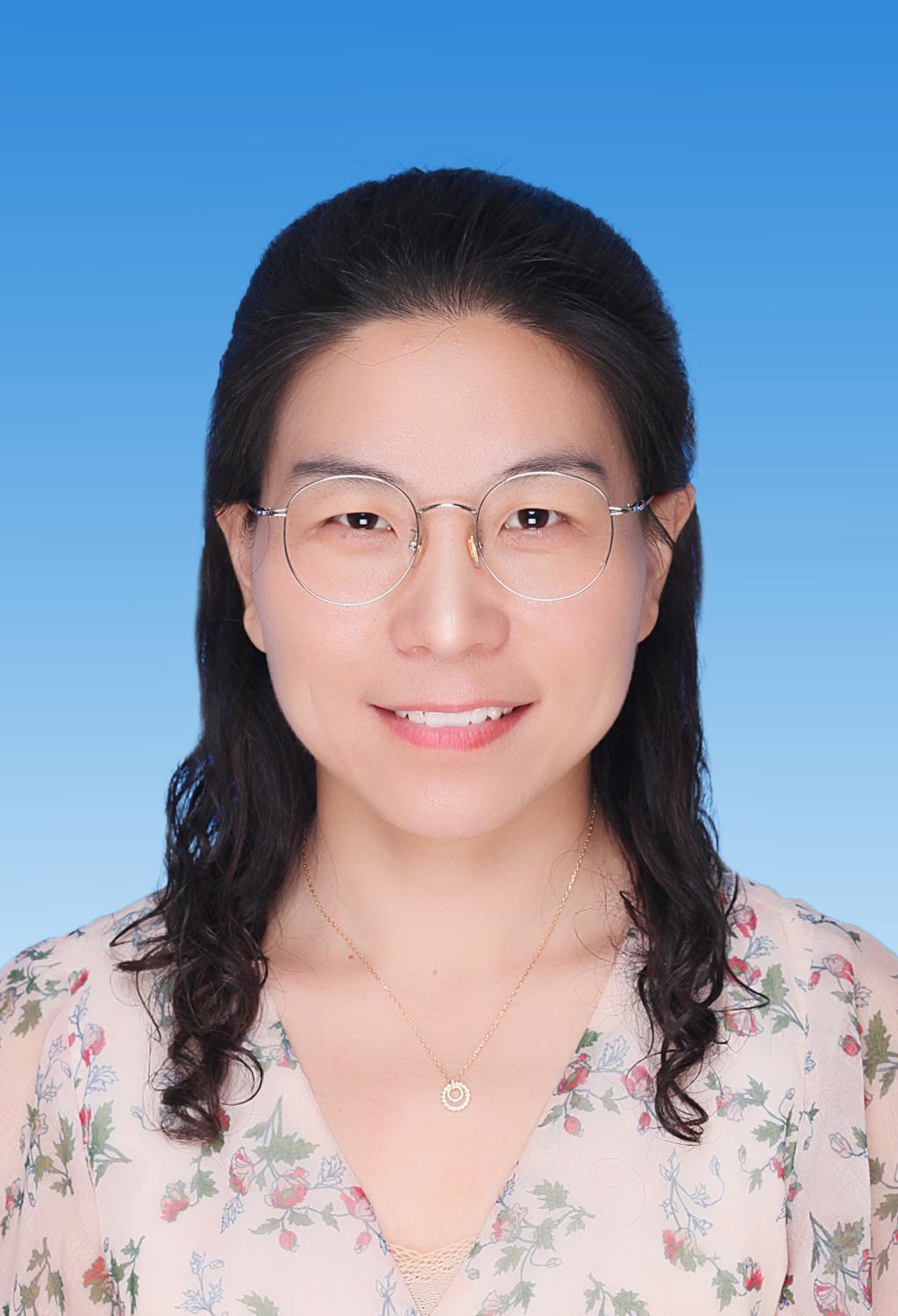 董秀娜